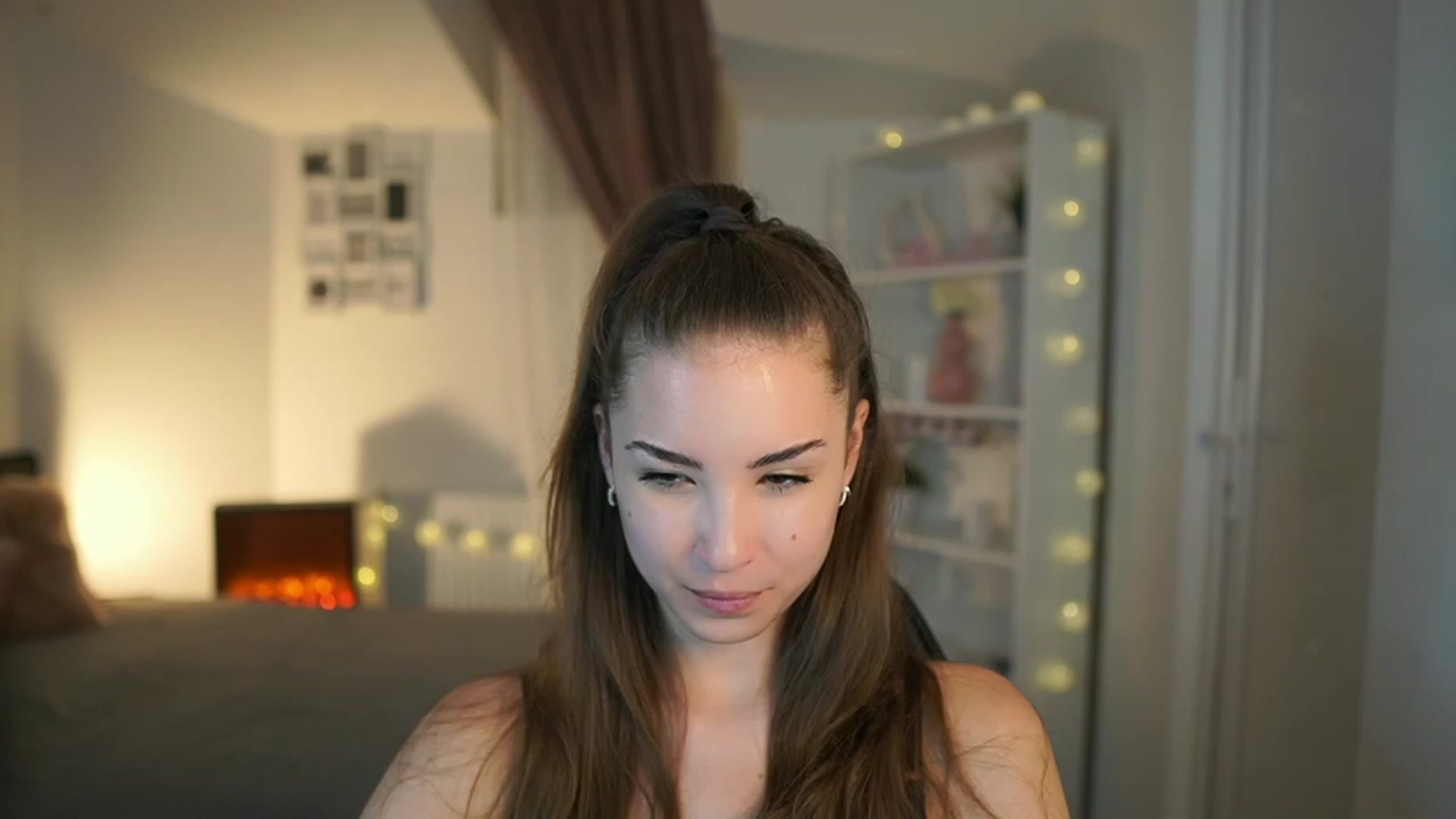 Gallery image thumbnail from Shy_jane's myfreecams stream on, 06/16/2023, 12:08 image 17 of 20