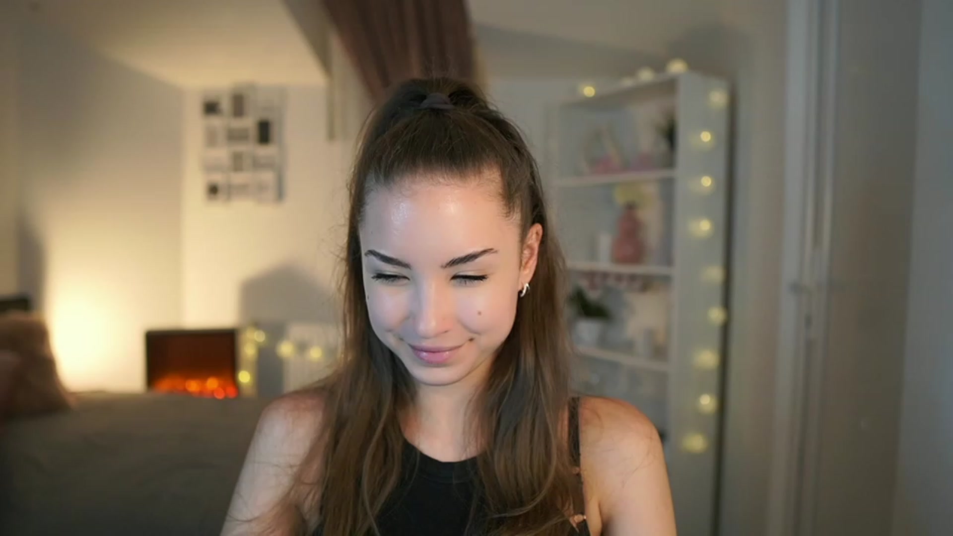 Gallery image thumbnail from Shy_jane's myfreecams stream on, 06/16/2023, 12:08 image 1 of 20