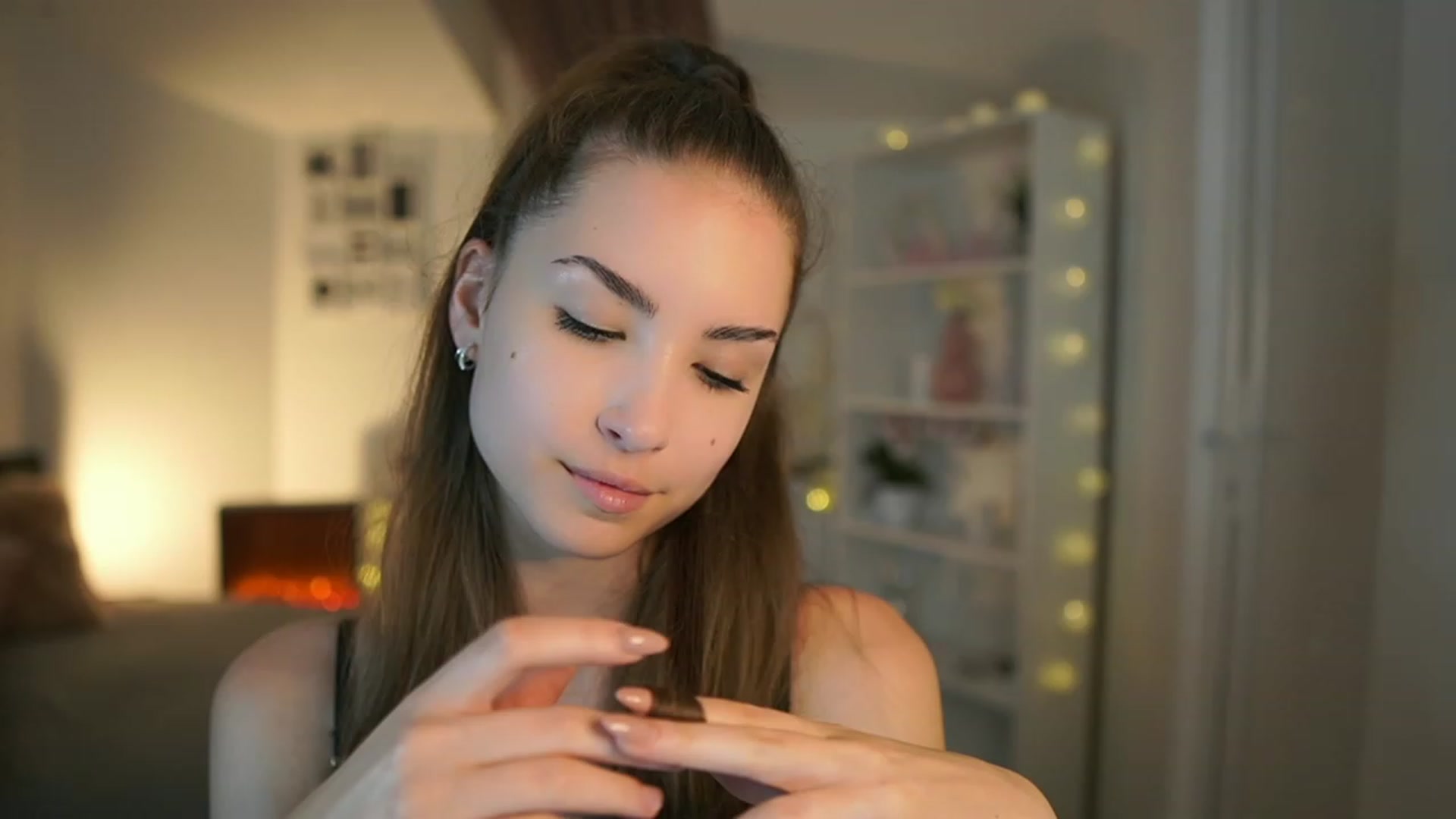 Gallery image thumbnail from Shy_jane's myfreecams stream on, 06/16/2023, 12:08 image 10 of 20