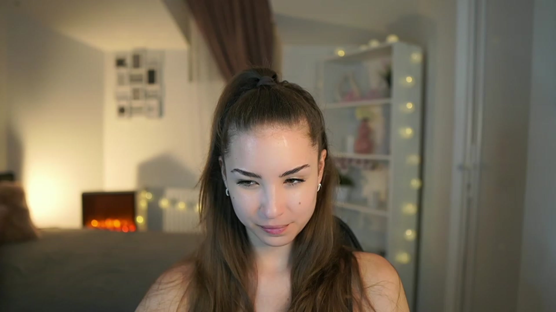 Gallery image thumbnail from Shy_jane's myfreecams stream on, 06/16/2023, 12:08 image 16 of 20