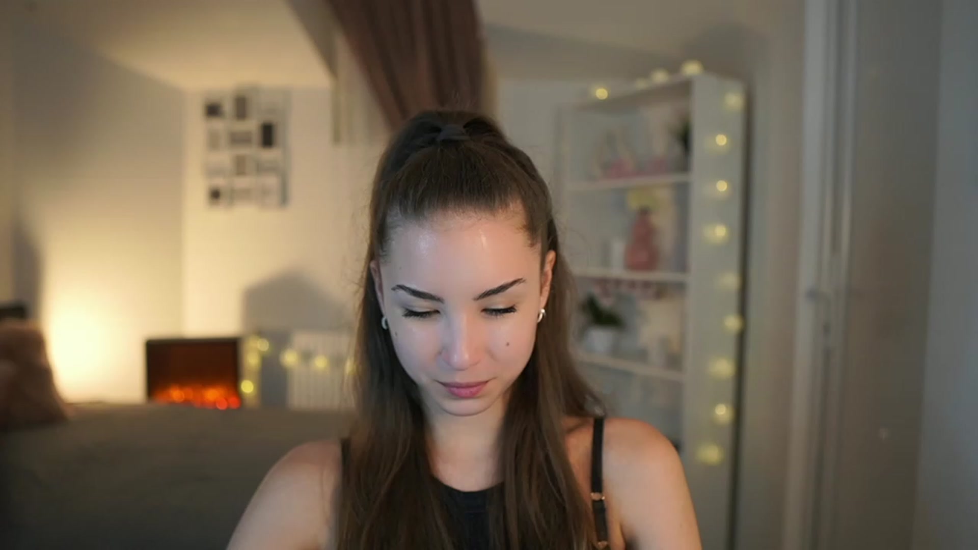 Gallery image thumbnail from Shy_jane's myfreecams stream on, 06/16/2023, 13:13 image 7 of 20