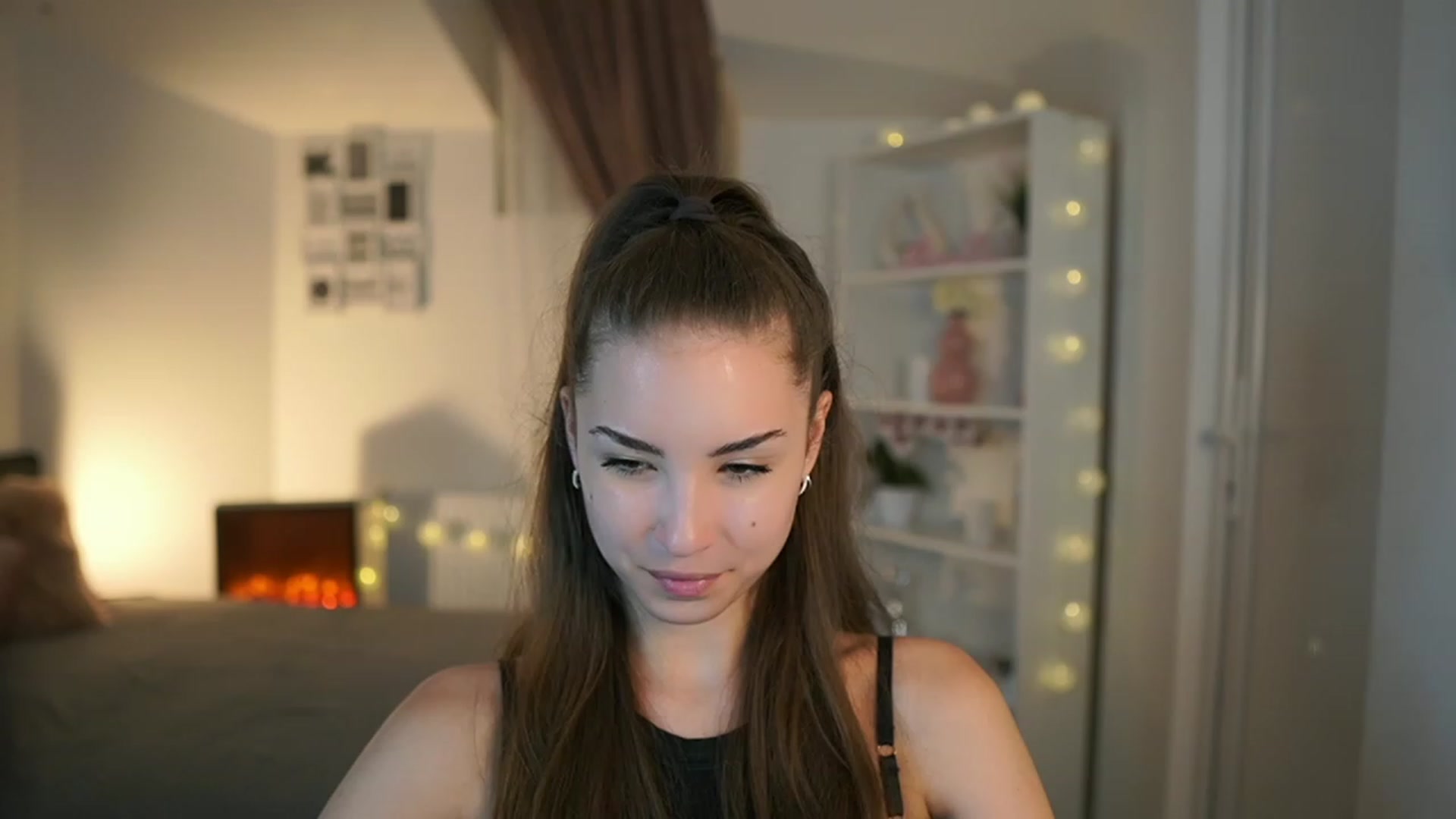 Gallery image thumbnail from Shy_jane's myfreecams stream on, 06/16/2023, 13:13 image 8 of 20