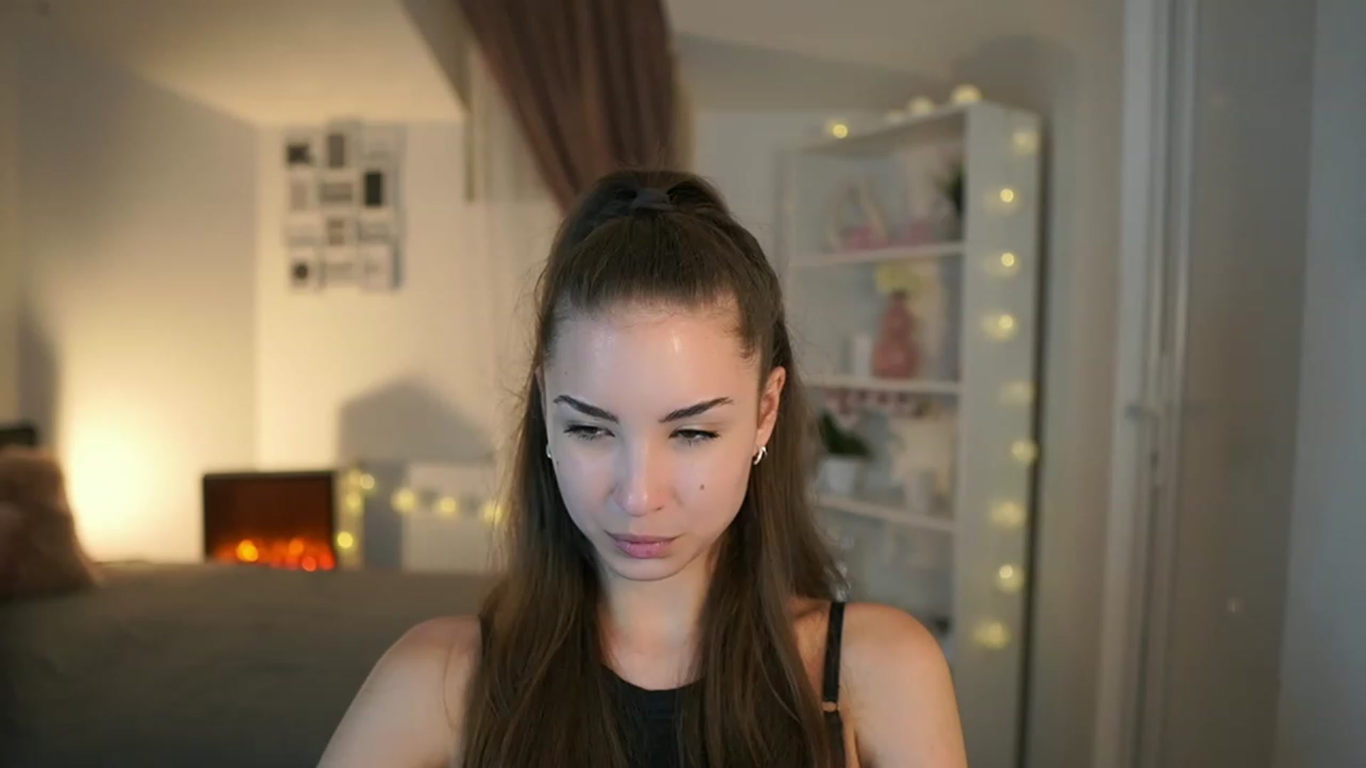 Gallery image thumbnail from Shy_jane's myfreecams stream on, 06/16/2023, 13:13 image 12 of 20