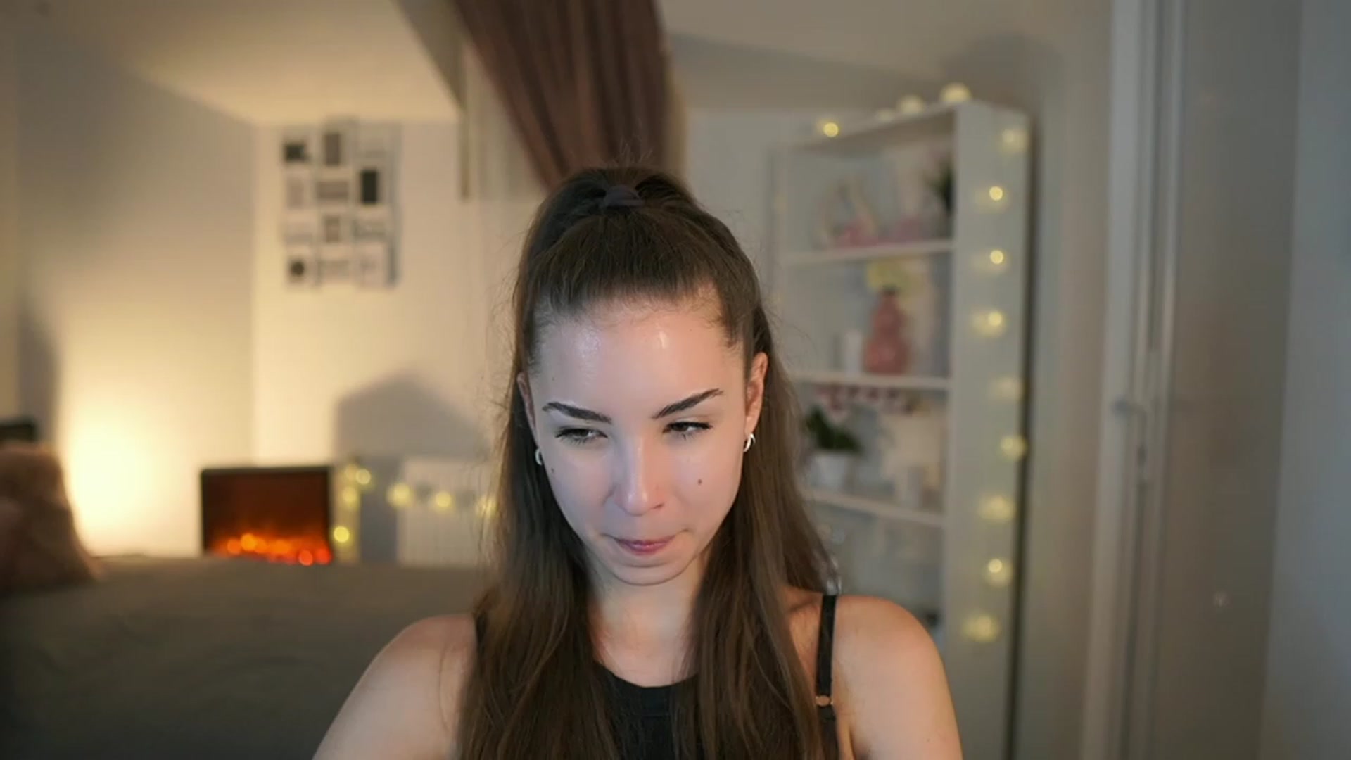 Gallery image thumbnail from Shy_jane's myfreecams stream on, 06/16/2023, 13:13 image 10 of 20