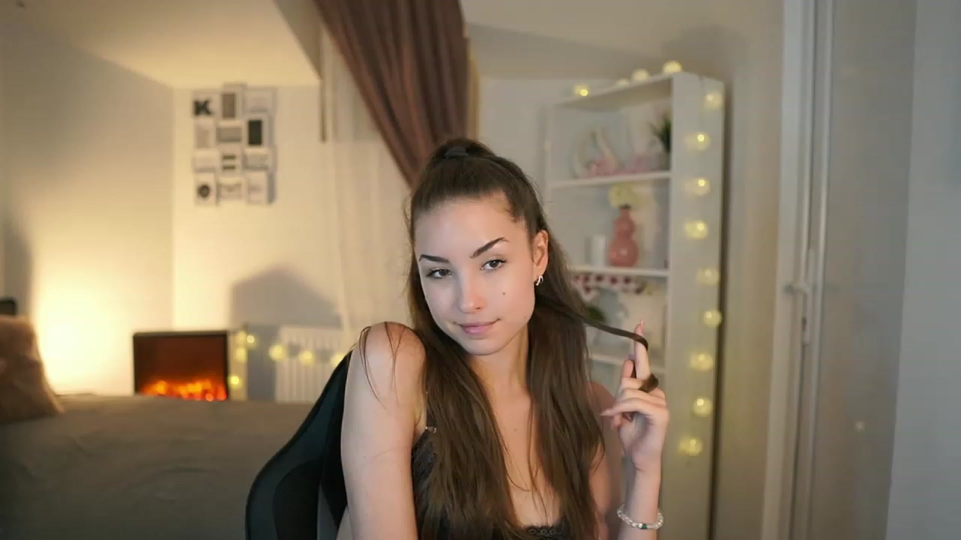Gallery image thumbnail from Shy_jane's myfreecams stream on, 06/16/2023, 15:05 image 11 of 20