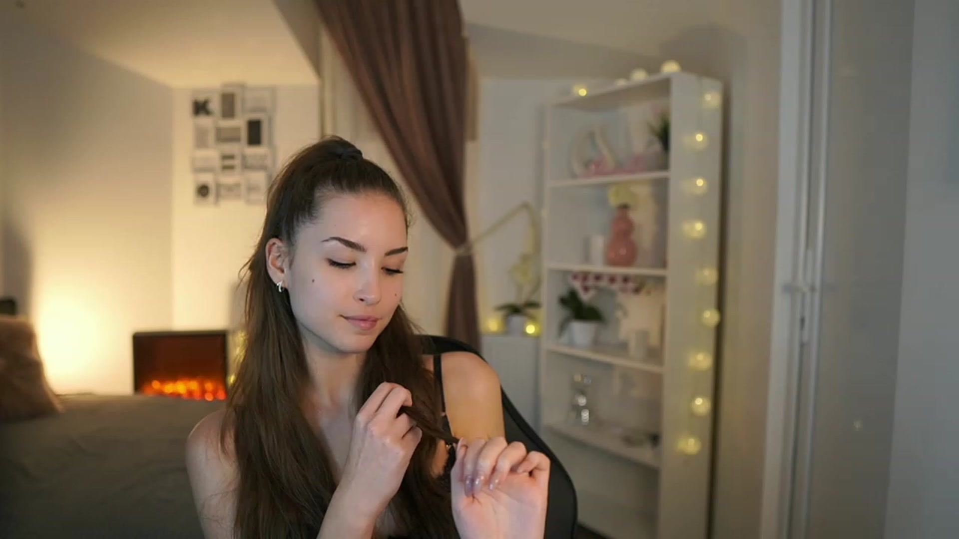 Gallery image thumbnail from Shy_jane's myfreecams stream on, 06/16/2023, 15:05 image 12 of 20