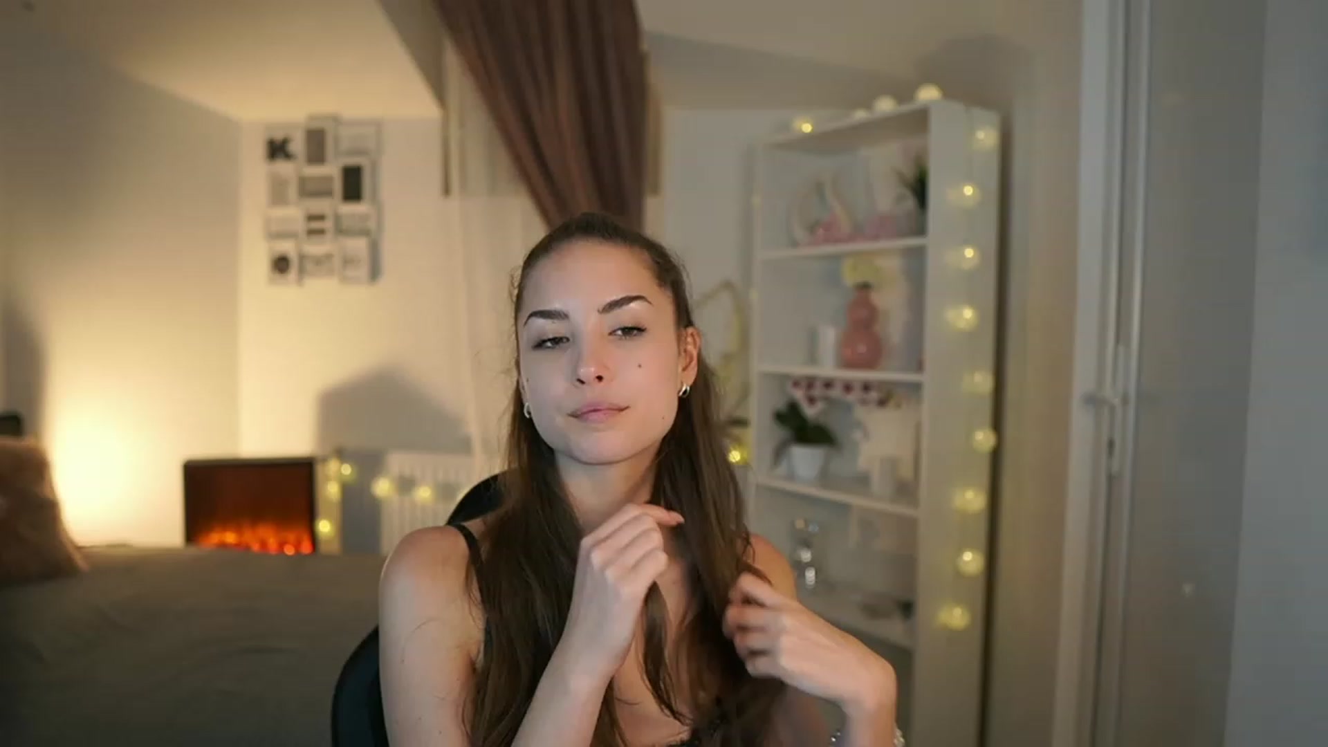 Gallery image thumbnail from Shy_jane's myfreecams stream on, 06/16/2023, 15:05 image 13 of 20