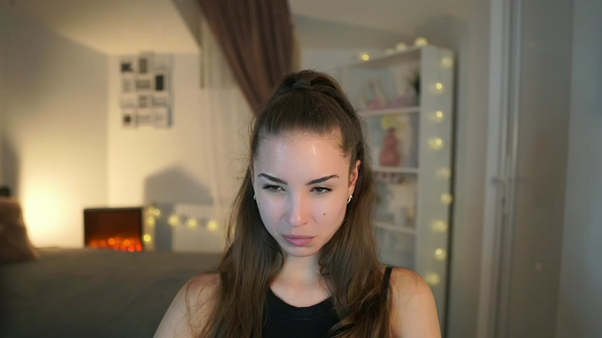 Gallery image thumbnail from Shy_jane's myfreecams stream on, 06/16/2023, 16:05 image 9 of 20