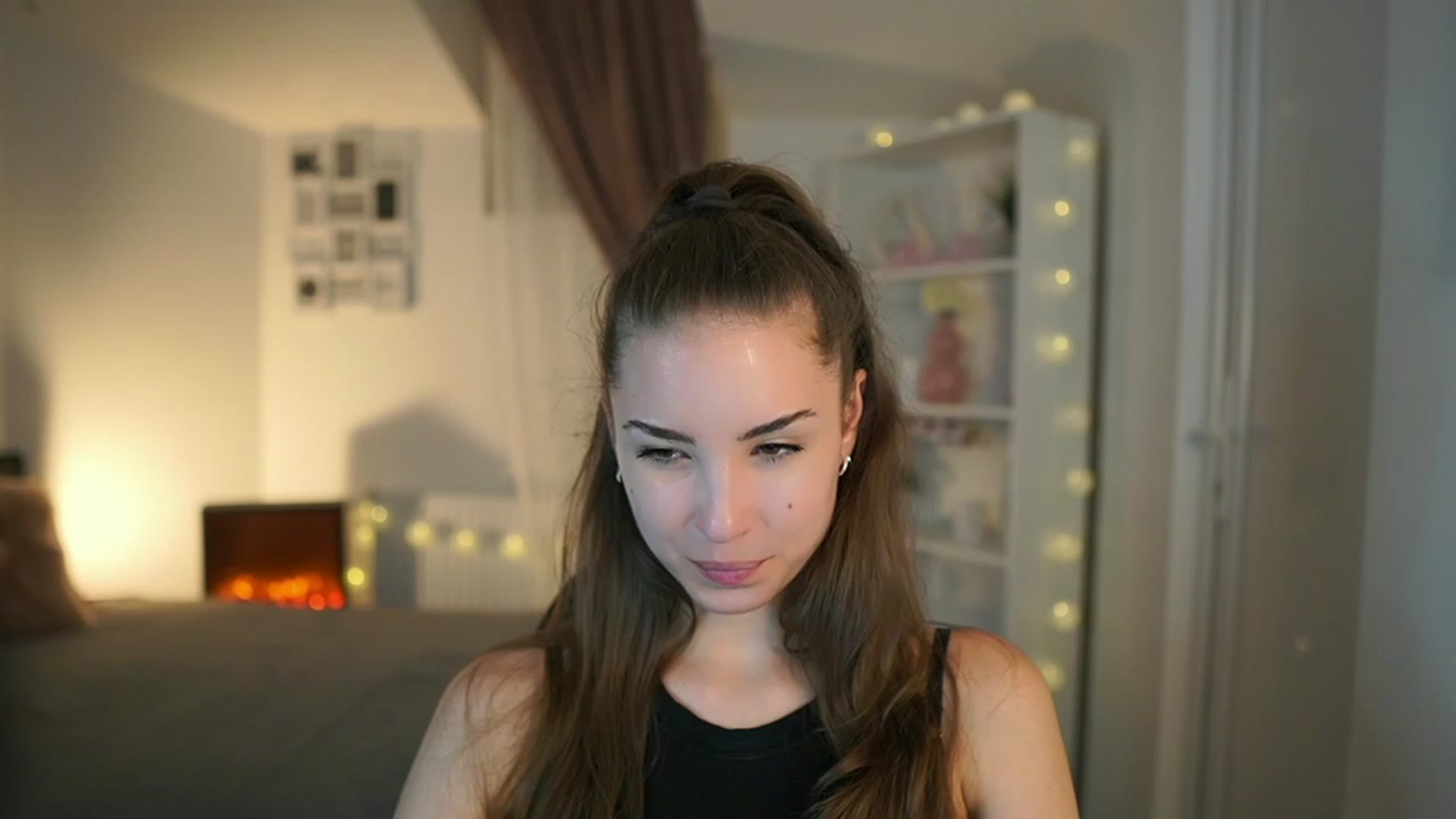 Gallery image thumbnail from Shy_jane's myfreecams stream on, 06/16/2023, 16:05 image 4 of 20