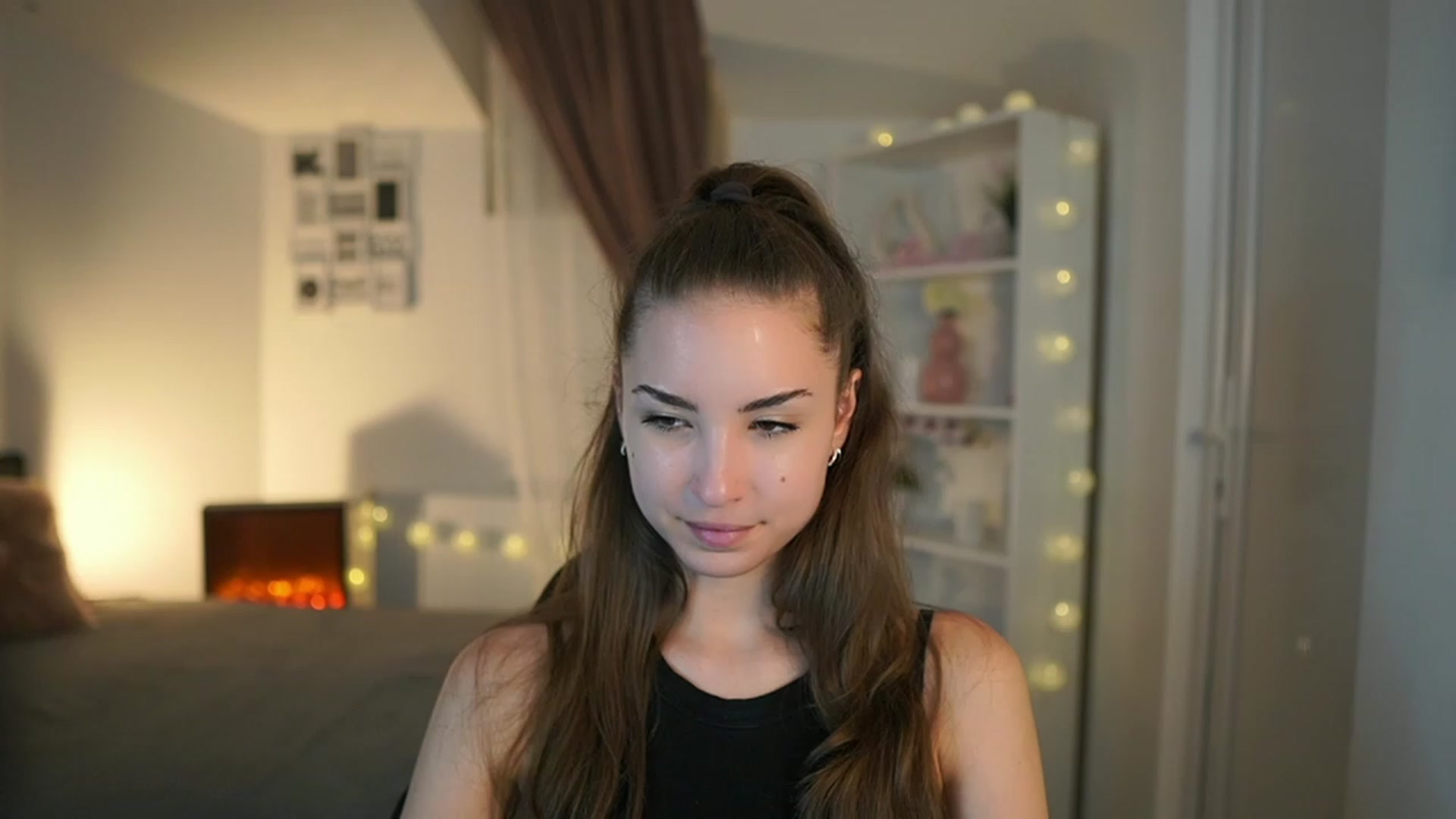 Gallery image thumbnail from Shy_jane's myfreecams stream on, 06/16/2023, 16:05 image 3 of 20