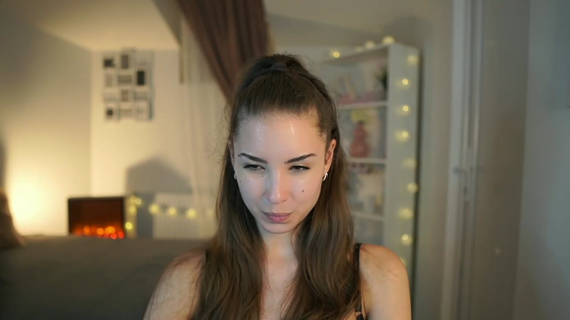 Gallery image thumbnail from Shy_jane's myfreecams stream on, 06/16/2023, 17:23 image 5 of 20