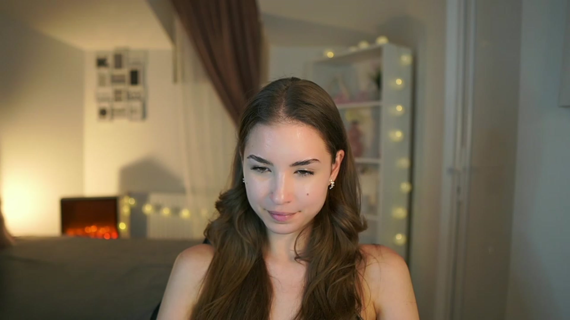 Gallery image thumbnail from Shy_jane's myfreecams stream on, 06/18/2023, 13:57 image 2 of 20