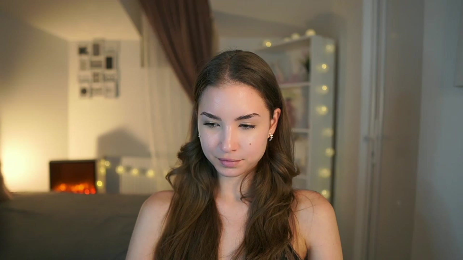 Gallery image thumbnail from Shy_jane's myfreecams stream on, 06/18/2023, 13:57 image 9 of 20