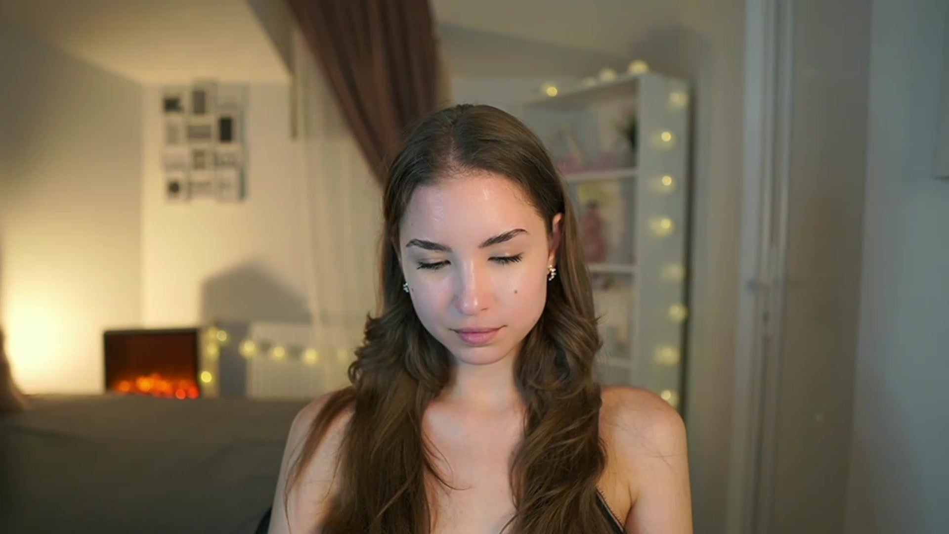 Gallery image thumbnail from Shy_jane's myfreecams stream on, 06/18/2023, 13:57 image 17 of 20