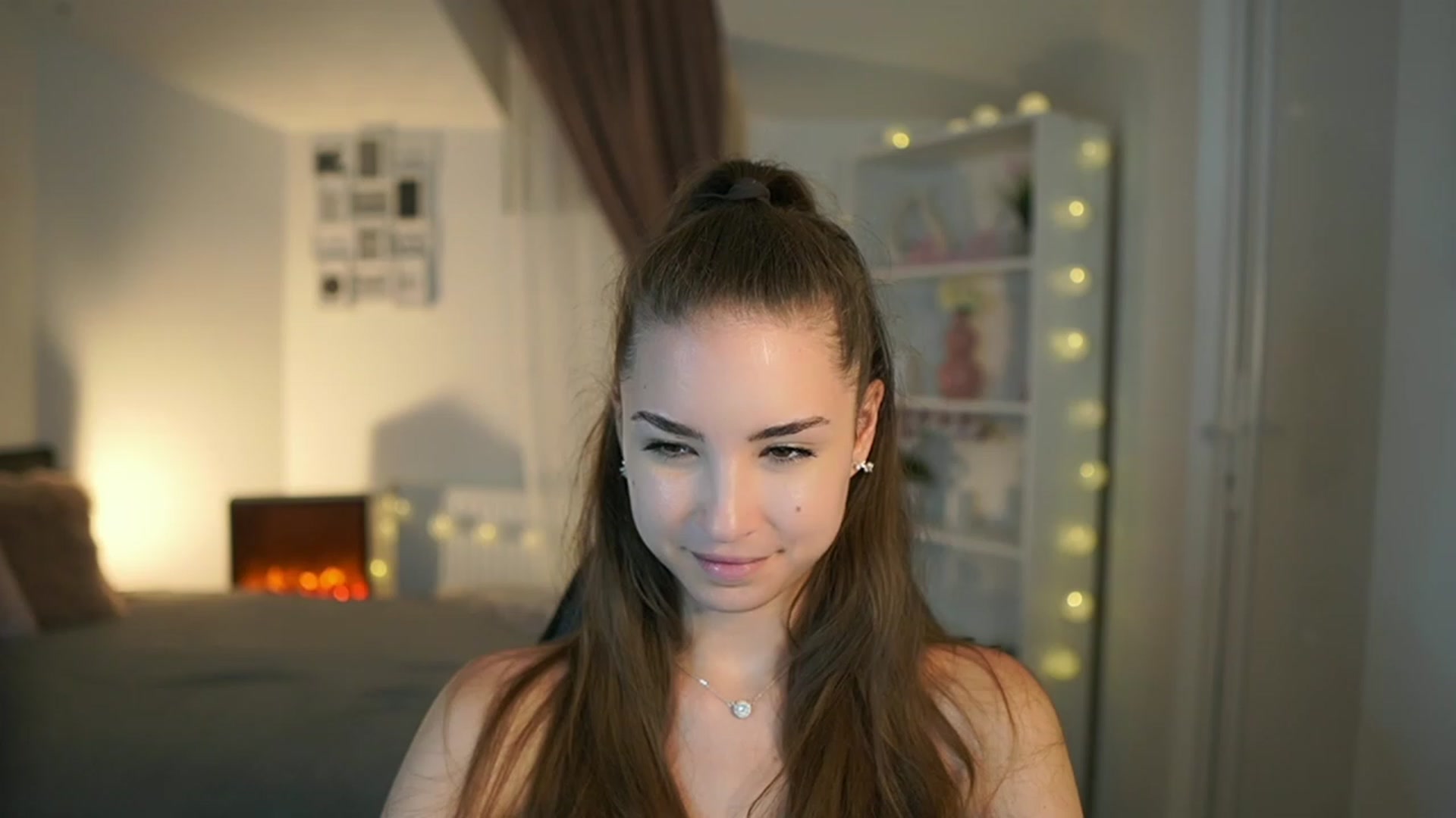 Gallery image thumbnail from Shy_jane's myfreecams stream on, 06/20/2023, 15:15 image 8 of 20