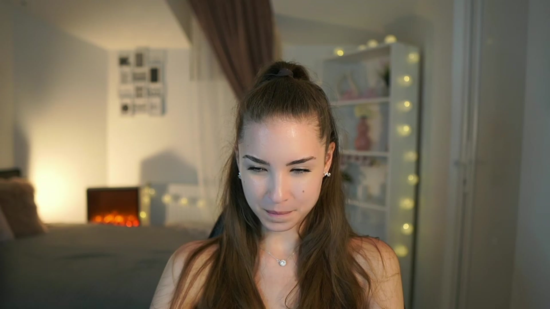 Gallery image thumbnail from Shy_jane's myfreecams stream on, 06/20/2023, 15:15 image 7 of 20