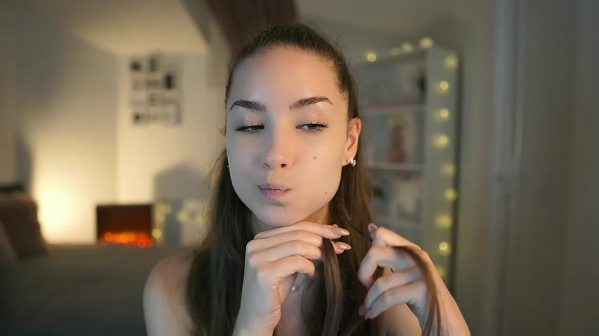 Gallery image thumbnail from Shy_jane's myfreecams stream on, 06/20/2023, 16:28 image 3 of 20