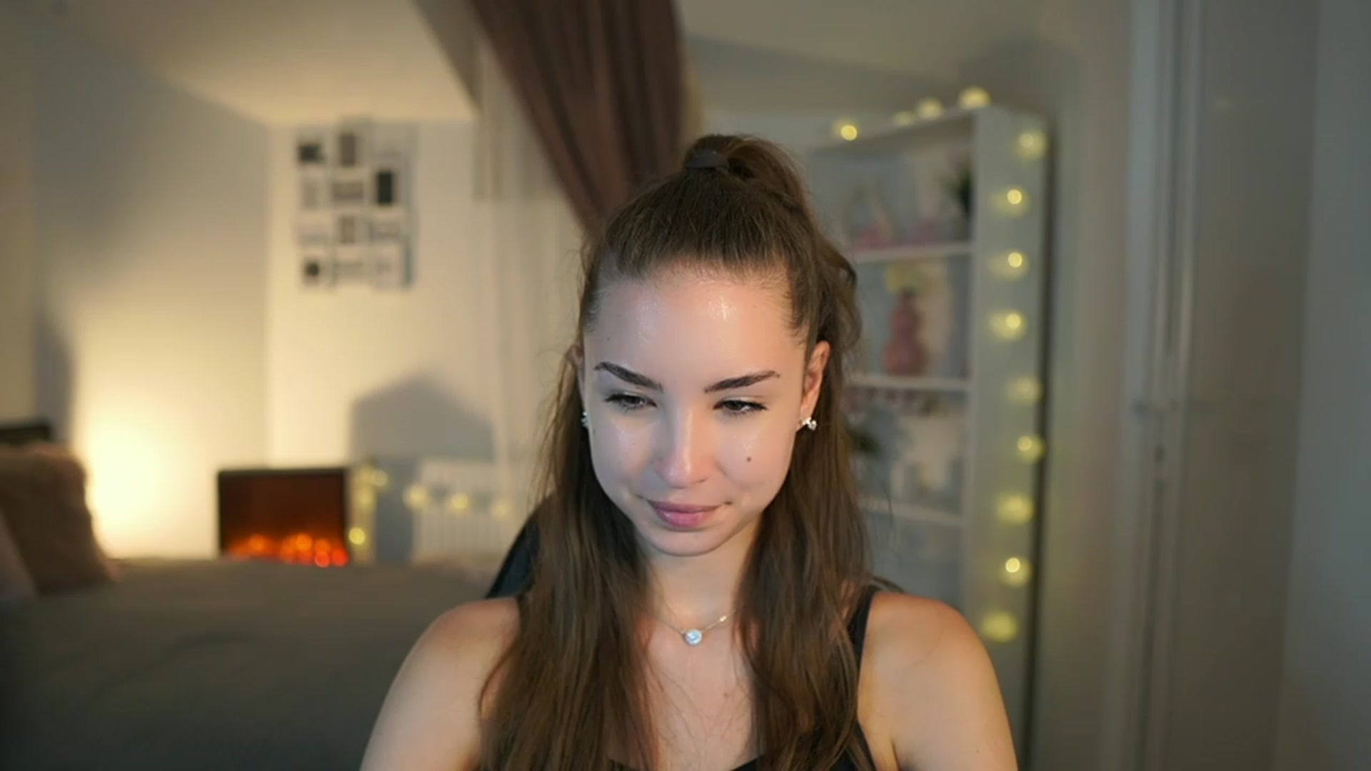 Gallery image thumbnail from Shy_jane's myfreecams stream on, 06/20/2023, 16:28 image 14 of 20