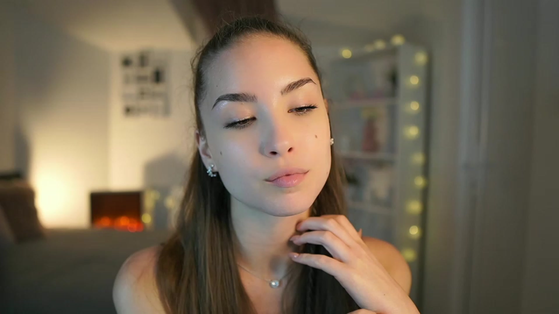 Gallery image thumbnail from Shy_jane's myfreecams stream on, 06/20/2023, 16:28 image 5 of 20