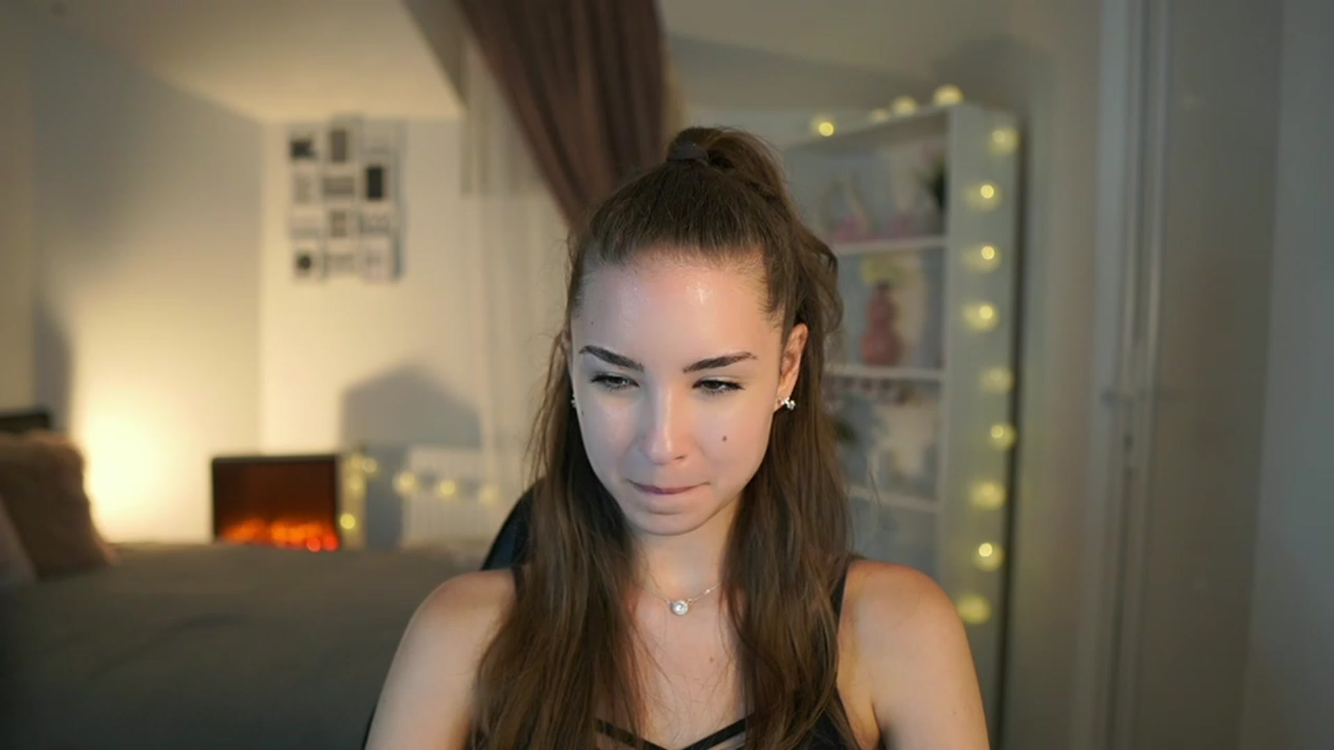 Gallery image thumbnail from Shy_jane's myfreecams stream on, 06/20/2023, 16:28 image 12 of 20