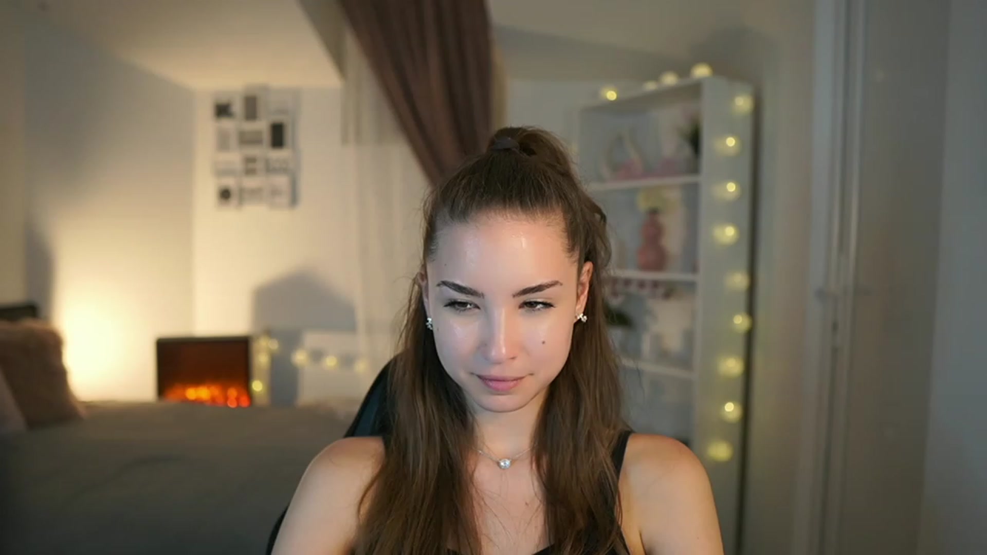 Gallery image thumbnail from Shy_jane's myfreecams stream on, 06/20/2023, 16:28 image 20 of 20