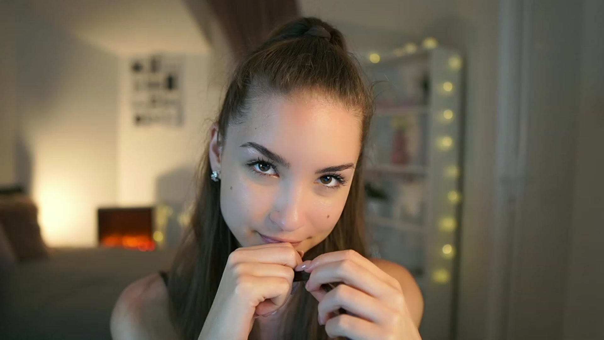 Gallery image thumbnail from Shy_jane's myfreecams stream on, 06/20/2023, 16:28 image 7 of 20