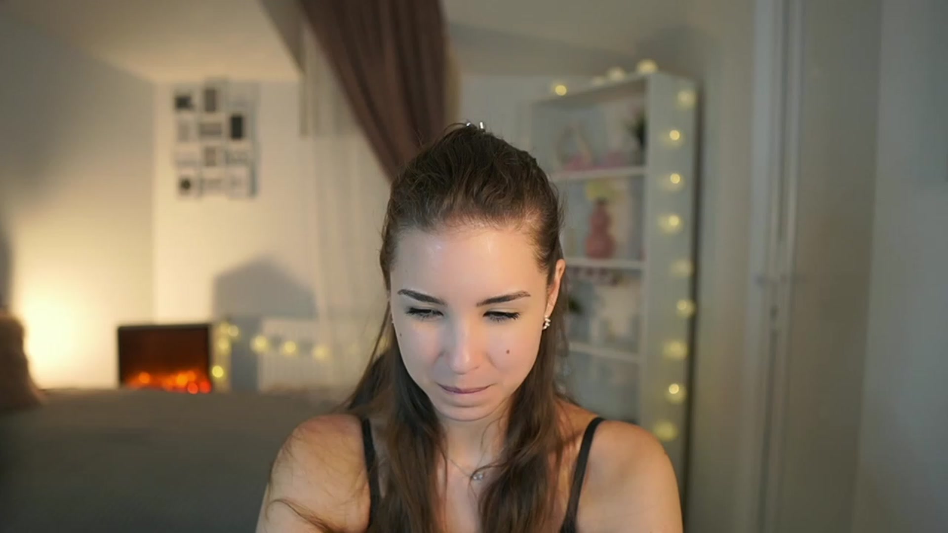 Gallery image thumbnail from Shy_jane's myfreecams stream on, 06/25/2023, 15:14 image 17 of 20