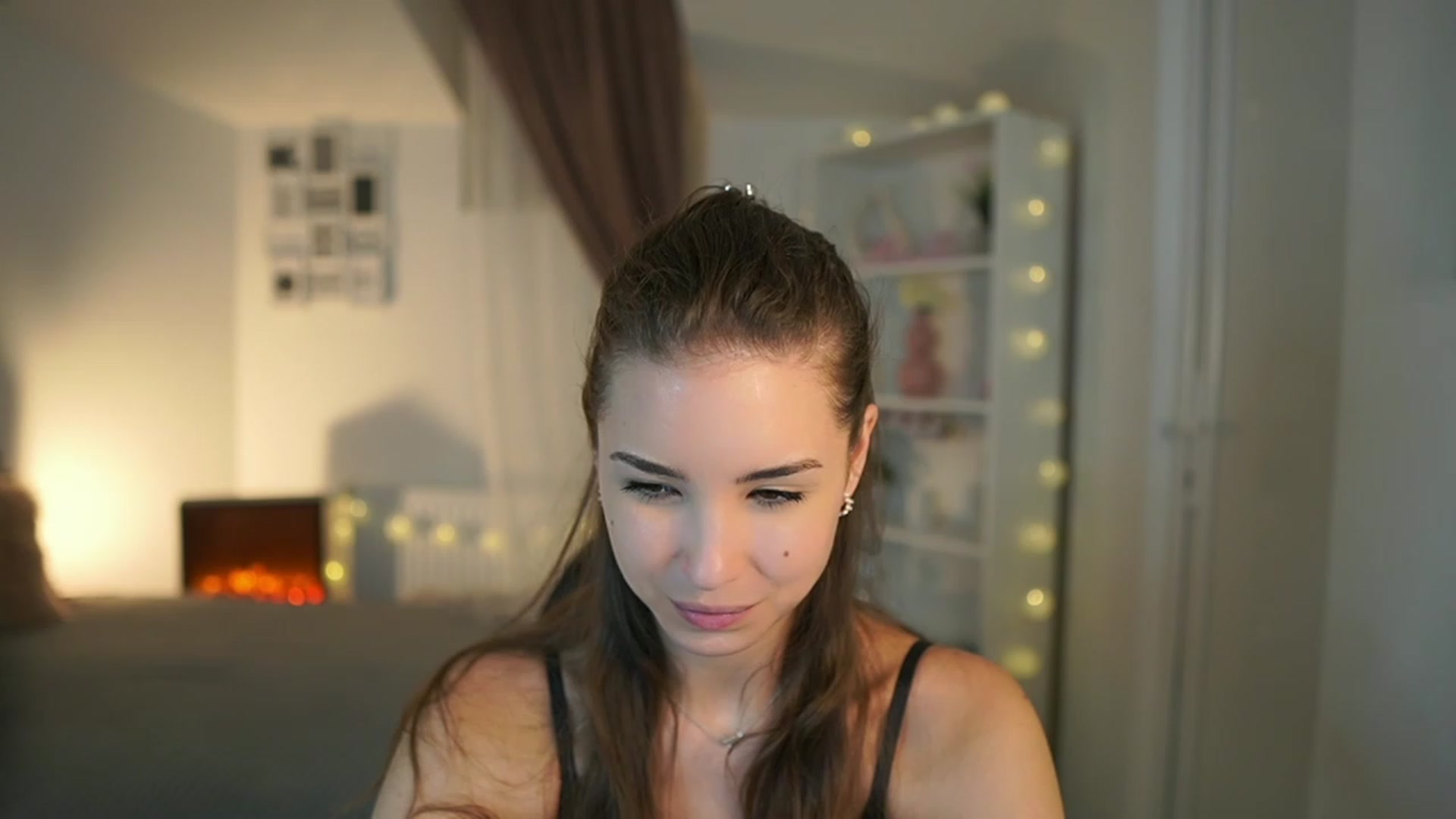 Gallery image thumbnail from Shy_jane's myfreecams stream on, 06/25/2023, 15:14 image 14 of 20
