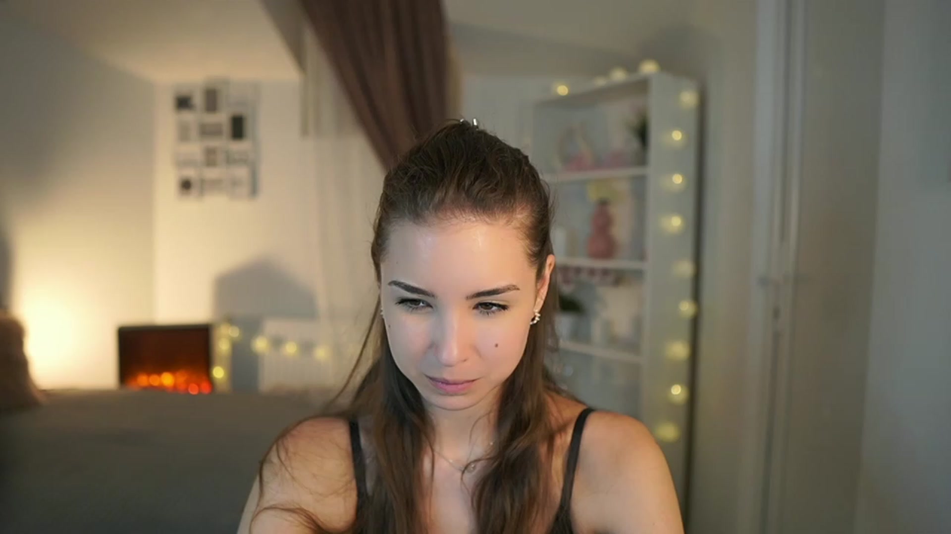 Gallery image thumbnail from Shy_jane's myfreecams stream on, 06/25/2023, 15:14 image 15 of 20