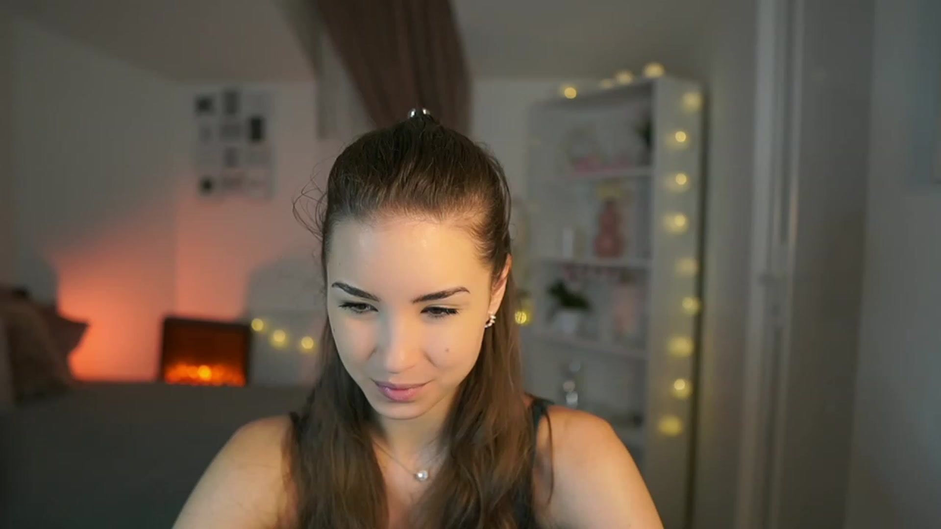 Gallery image thumbnail from Shy_jane's myfreecams stream on, 06/26/2023, 09:34 image 8 of 20