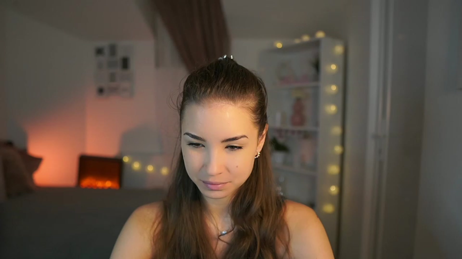 Gallery image thumbnail from Shy_jane's myfreecams stream on, 06/26/2023, 09:34 image 1 of 20