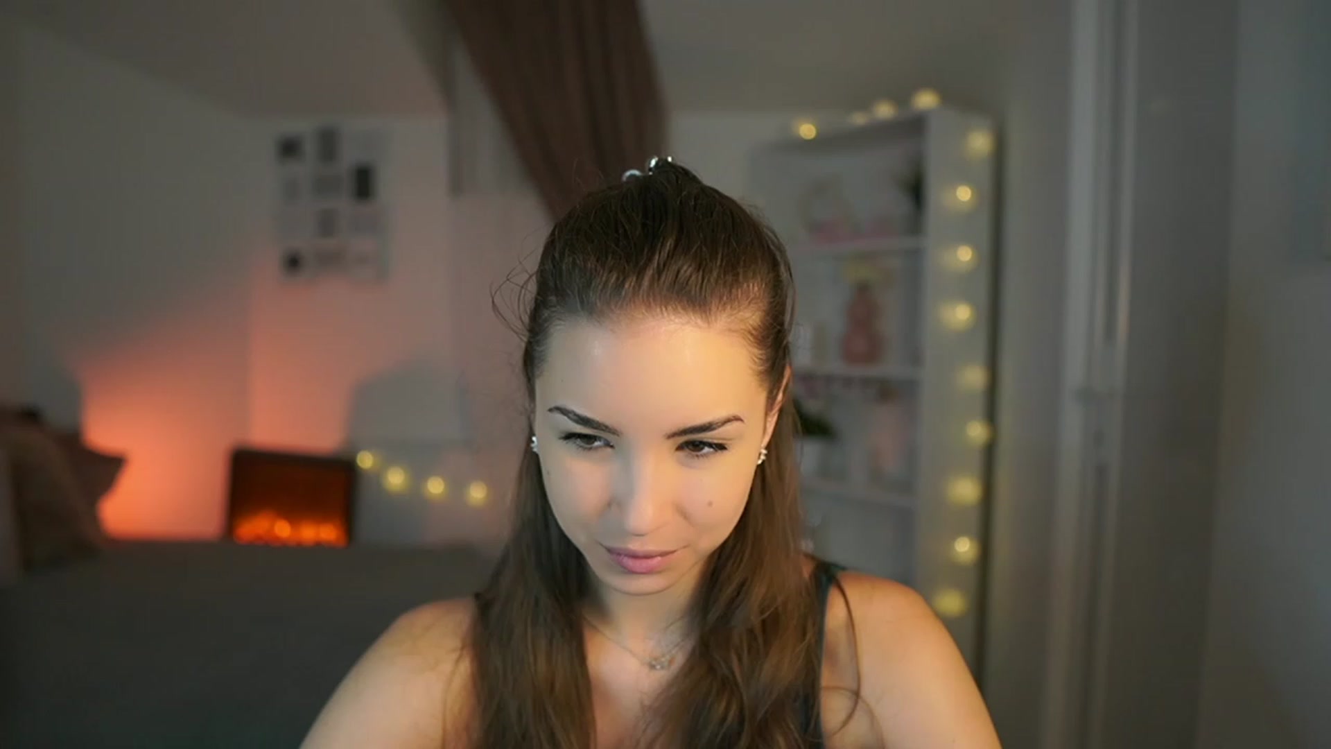 Gallery image thumbnail from Shy_jane's myfreecams stream on, 06/26/2023, 09:34 image 6 of 20