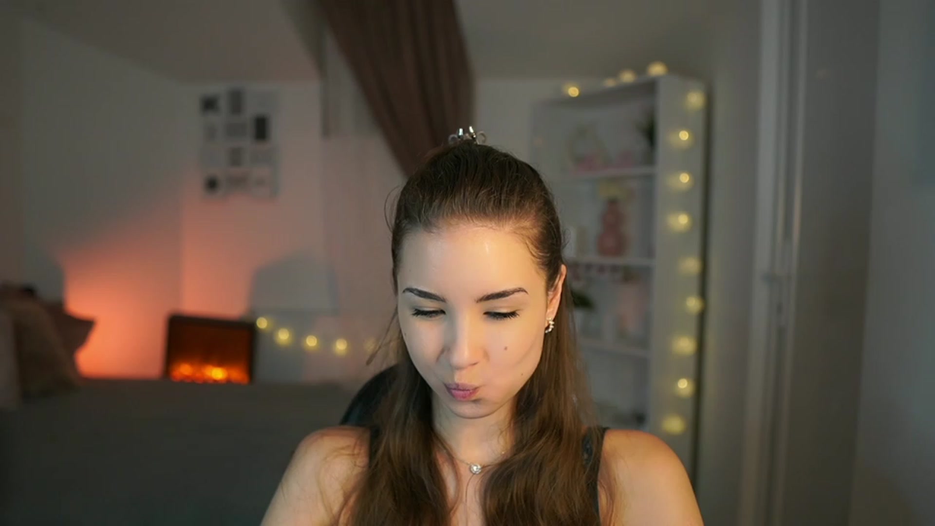 Gallery image thumbnail from Shy_jane's myfreecams stream on, 06/26/2023, 12:14 image 4 of 20