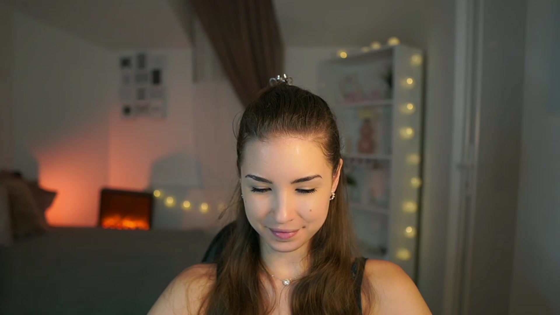 Gallery image thumbnail from Shy_jane's myfreecams stream on, 06/26/2023, 12:14 image 16 of 20