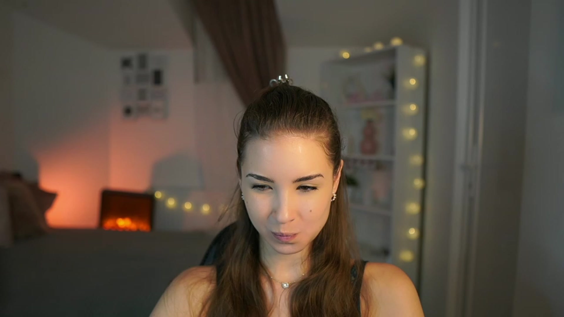 Gallery image thumbnail from Shy_jane's myfreecams stream on, 06/26/2023, 12:14 image 10 of 20