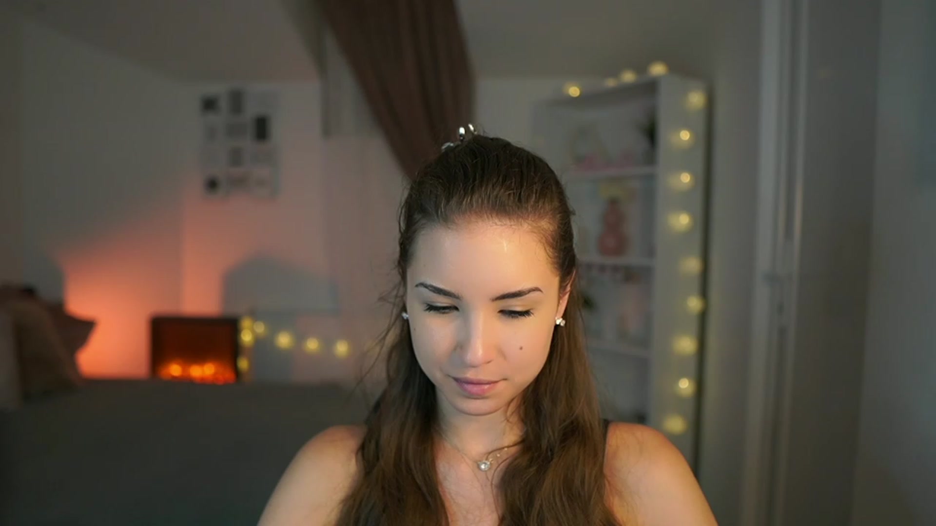 Gallery image thumbnail from Shy_jane's myfreecams stream on, 06/26/2023, 13:44 image 2 of 20