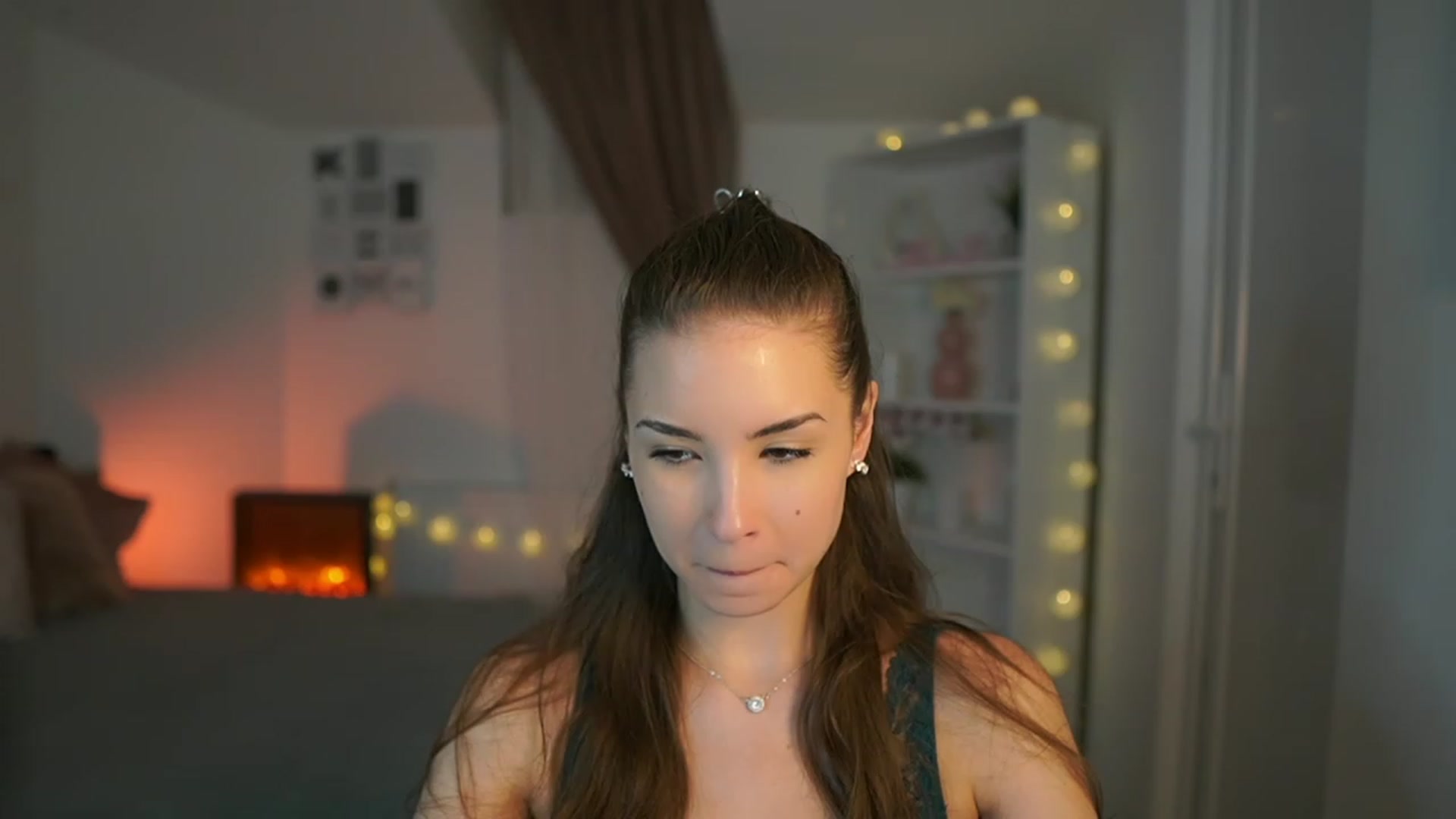 Gallery image thumbnail from Shy_jane's myfreecams stream on, 06/26/2023, 13:44 image 12 of 20