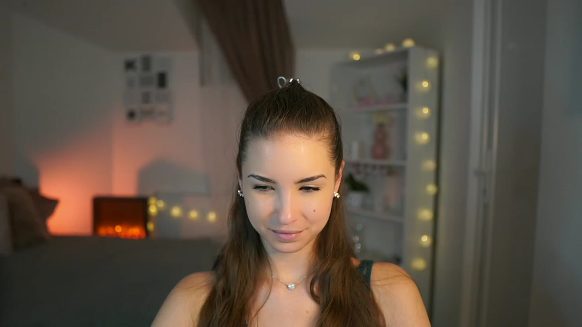 Gallery image thumbnail from Shy_jane's myfreecams stream on, 06/26/2023, 13:44 image 19 of 20