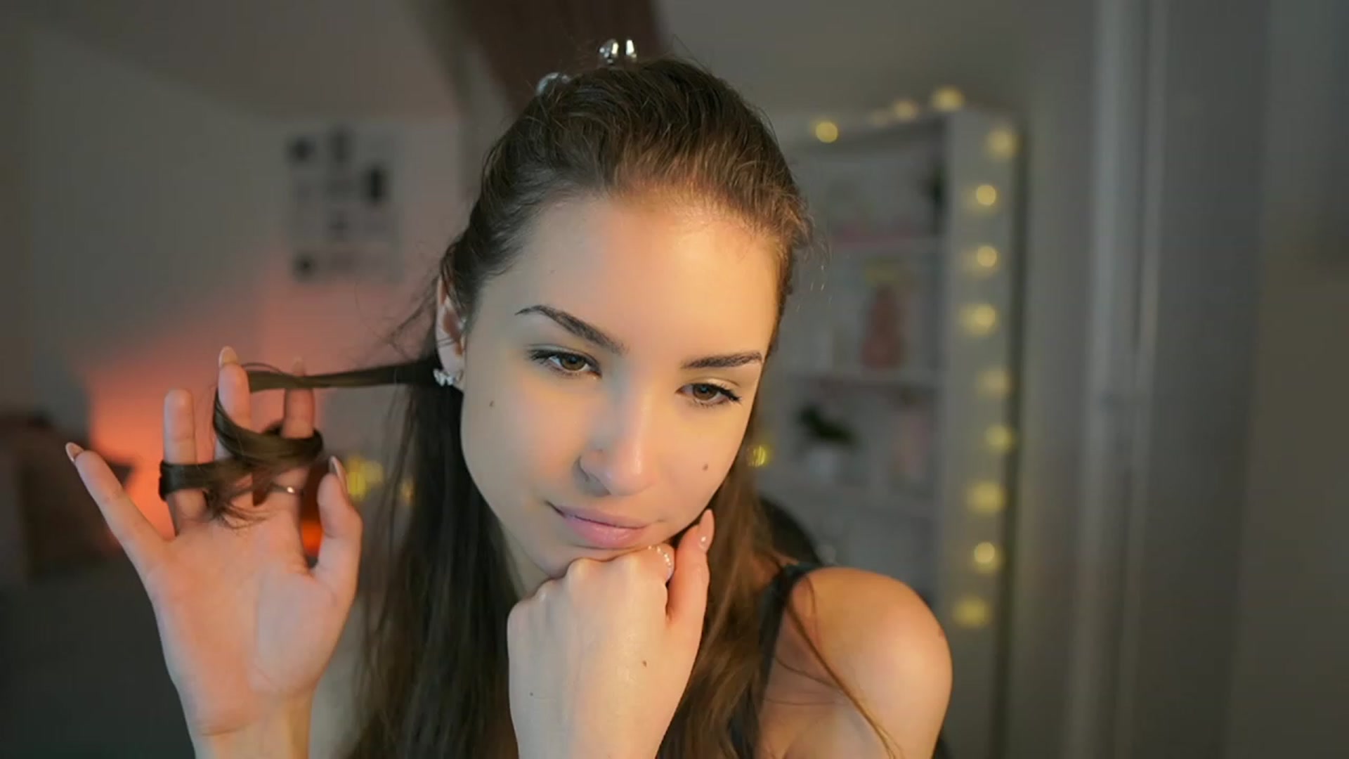 Gallery image thumbnail from Shy_jane's myfreecams stream on, 06/26/2023, 13:44 image 3 of 20