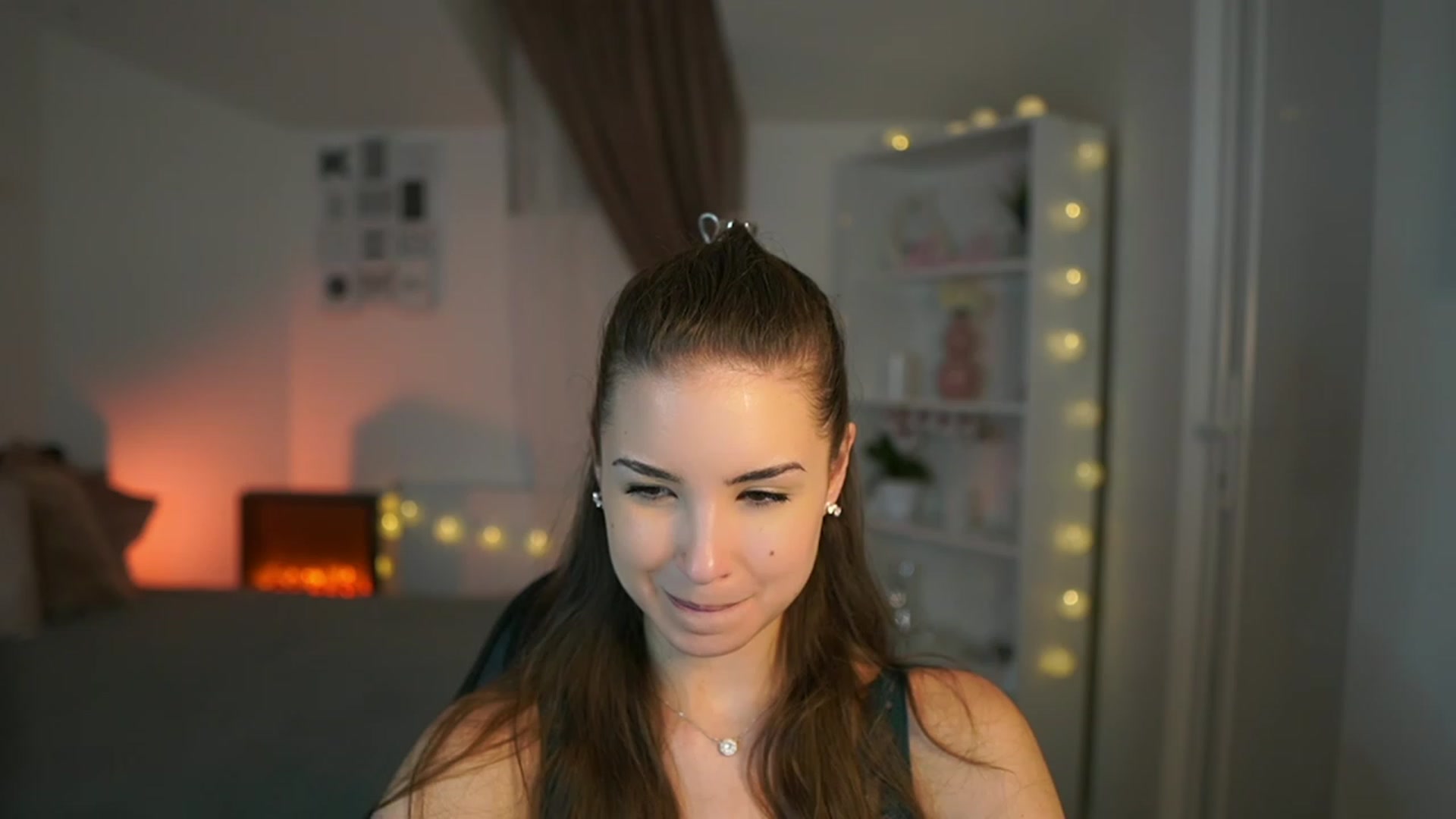 Gallery image thumbnail from Shy_jane's myfreecams stream on, 06/26/2023, 13:44 image 14 of 20