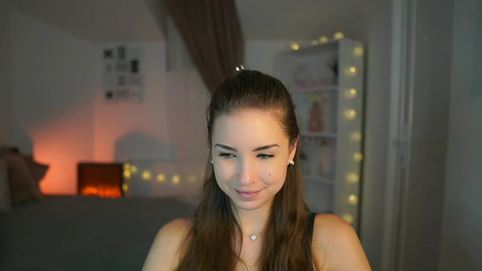 Gallery image thumbnail from Shy_jane's myfreecams stream on, 06/26/2023, 13:44 image 5 of 20
