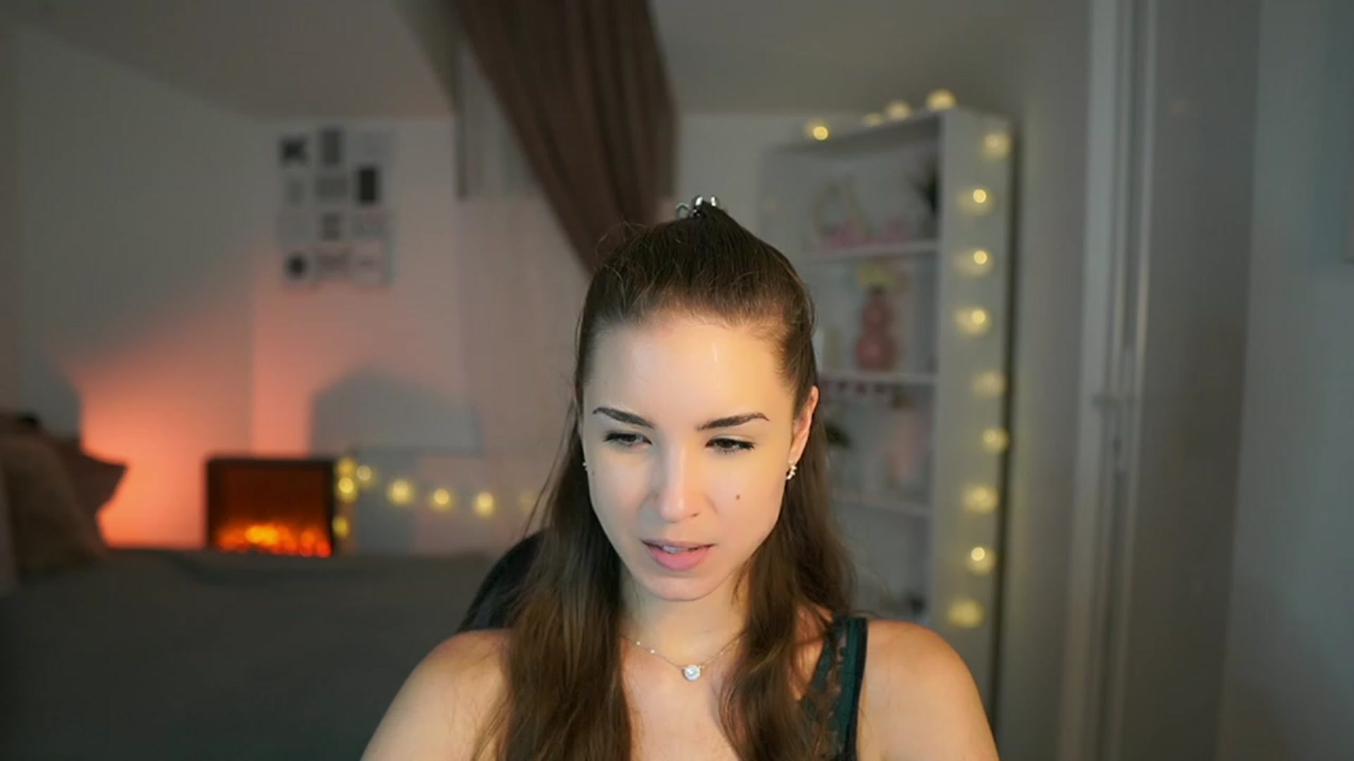 Gallery image thumbnail from Shy_jane's myfreecams stream on, 06/26/2023, 17:03 image 12 of 20