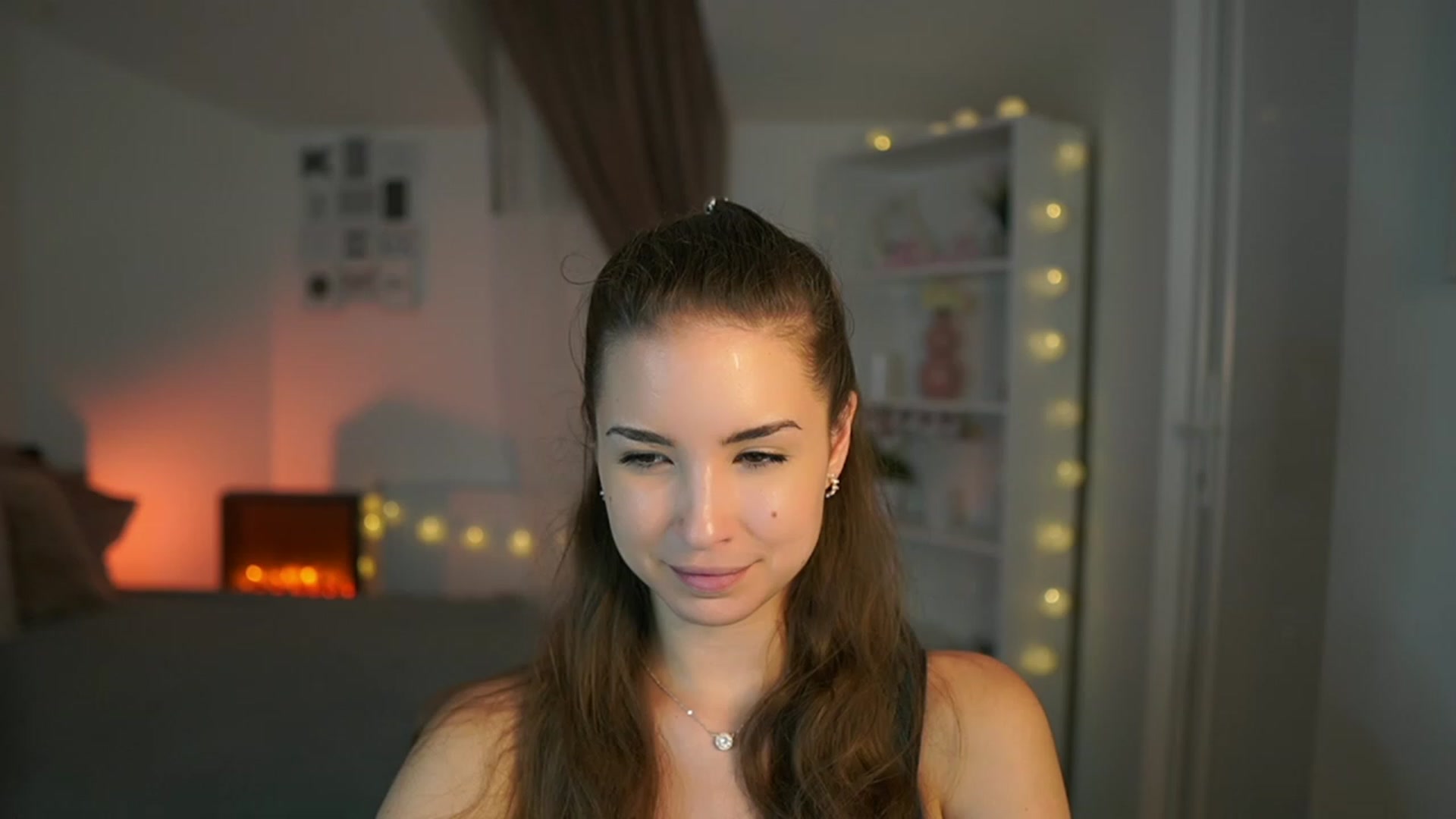 Gallery image thumbnail from Shy_jane's myfreecams stream on, 06/26/2023, 17:39 image 13 of 20