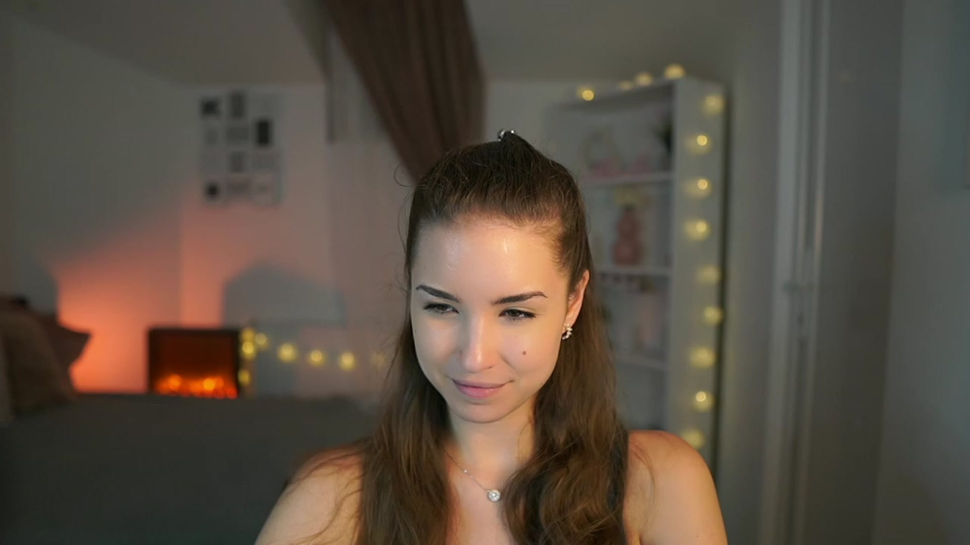 Gallery image thumbnail from Shy_jane's myfreecams stream on, 06/26/2023, 17:39 image 3 of 20