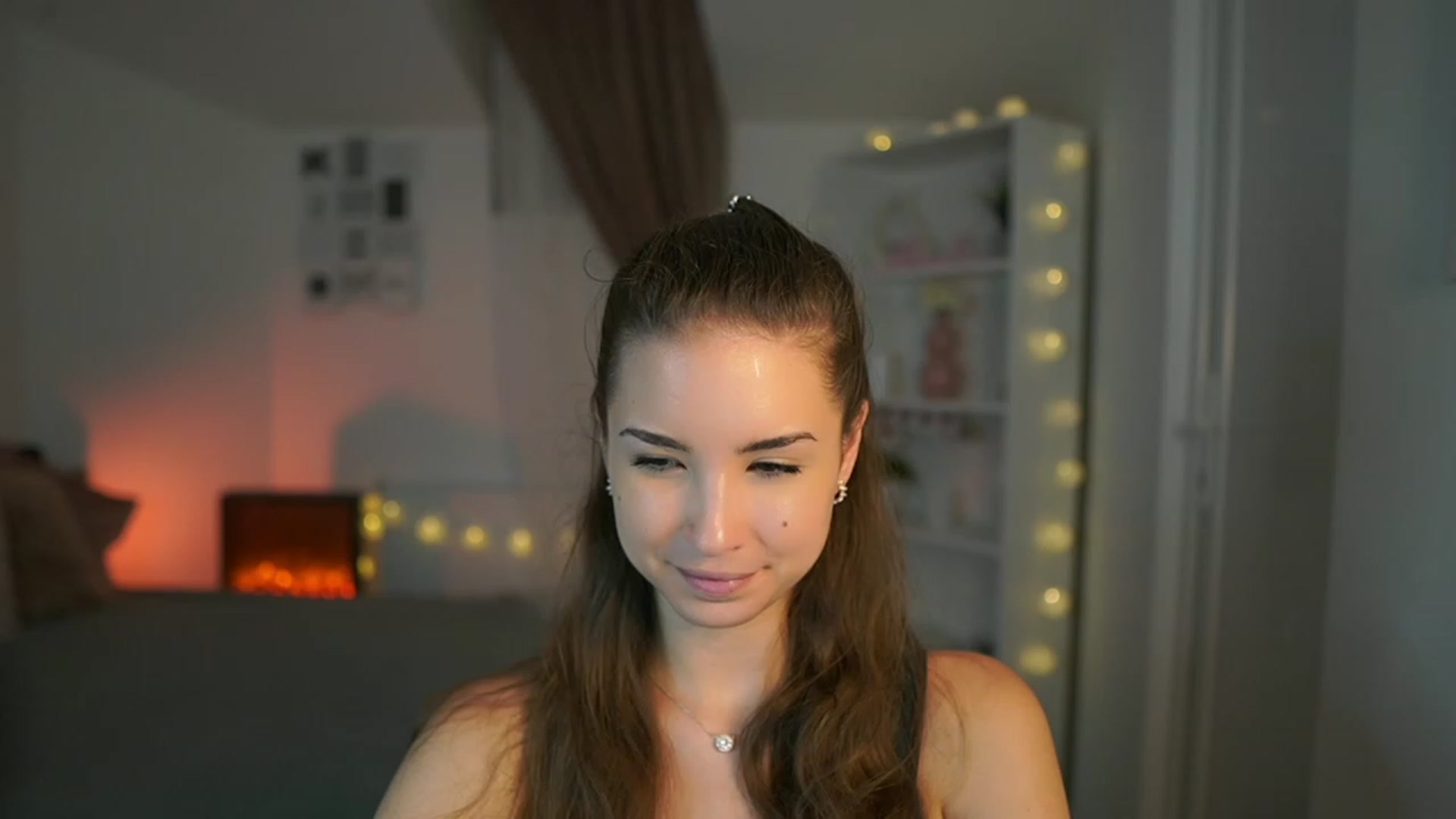 Gallery image thumbnail from Shy_jane's myfreecams stream on, 06/26/2023, 17:39 image 10 of 20