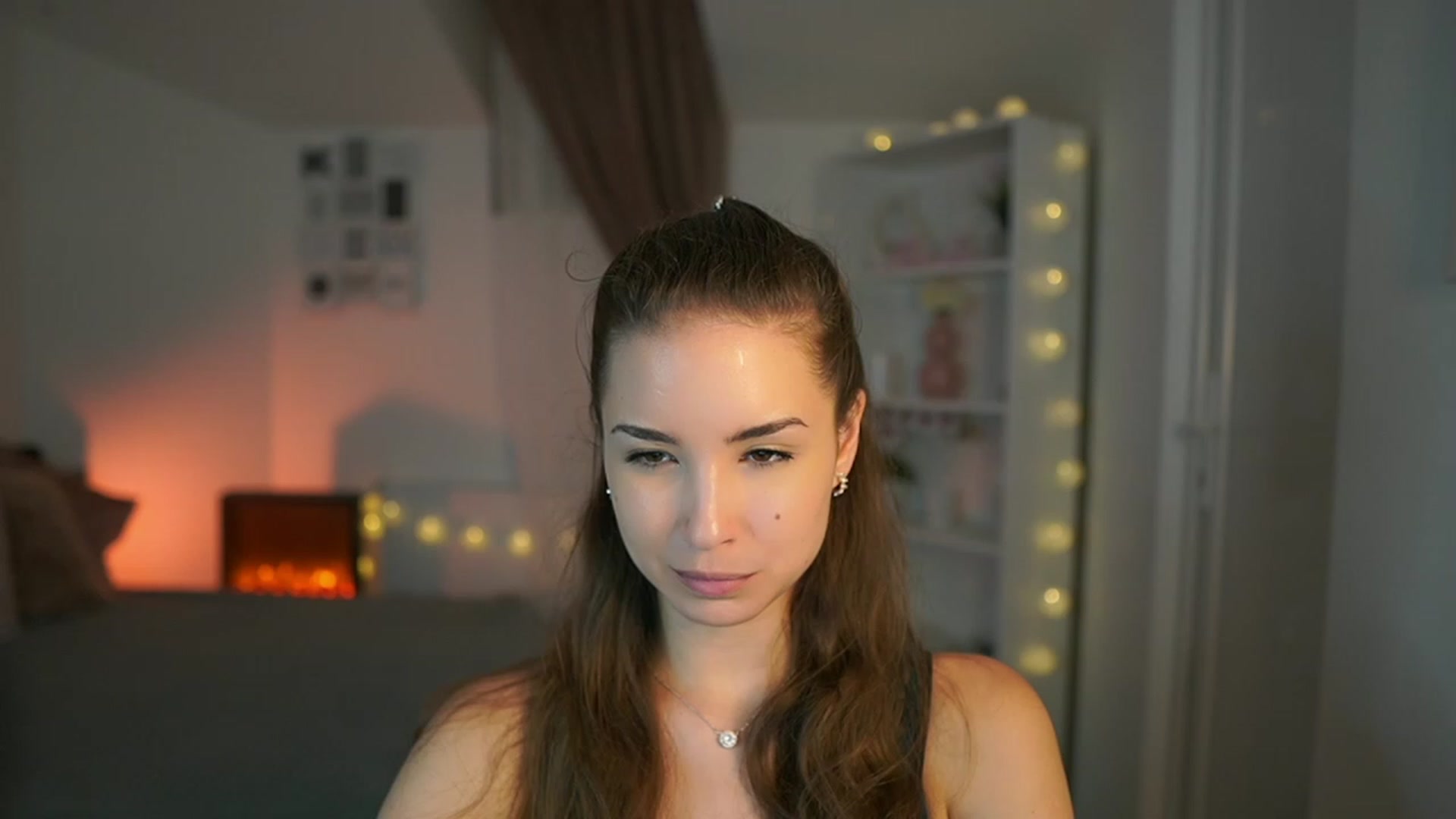 Gallery image thumbnail from Shy_jane's myfreecams stream on, 06/26/2023, 17:39 image 8 of 20
