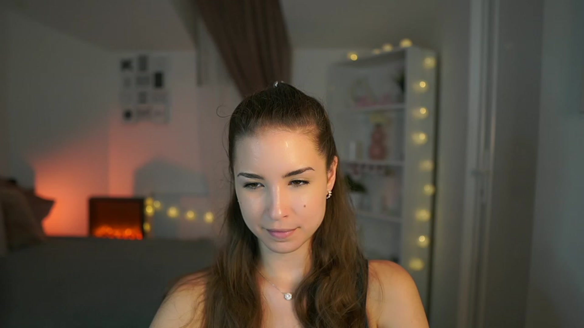 Gallery image thumbnail from Shy_jane's myfreecams stream on, 06/26/2023, 17:39 image 16 of 20