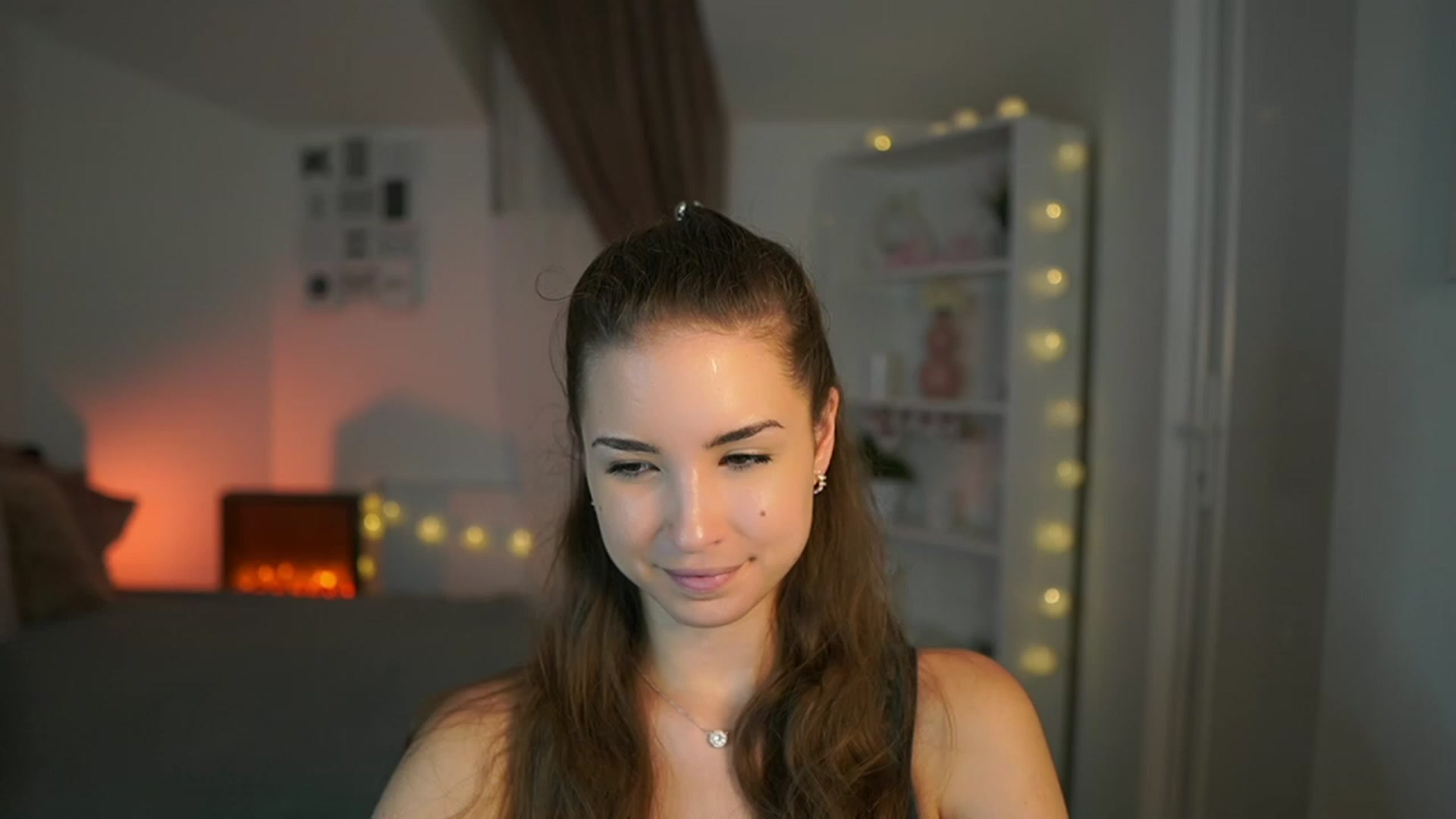 Gallery image thumbnail from Shy_jane's myfreecams stream on, 06/26/2023, 17:39 image 17 of 20