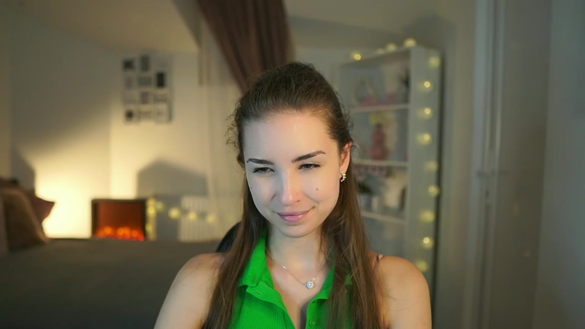 Gallery image thumbnail from Shy_jane's myfreecams stream on, 06/29/2023, 15:31 image 4 of 20