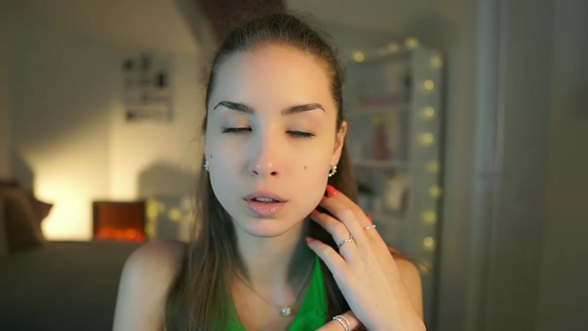 Gallery image thumbnail from Shy_jane's myfreecams stream on, 06/29/2023, 15:31 image 12 of 20